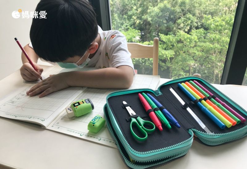 MILAN - 隨行畫筆袋著走(雙層式)_瓢蟲與小松鼠