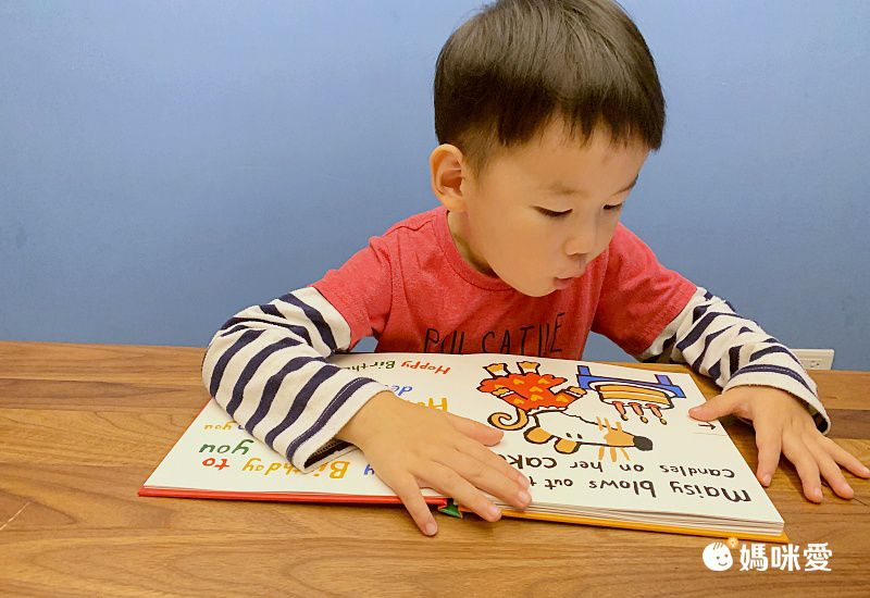 小鼠波波陪你慶生、過聖誕！最應景的外文遊戲書