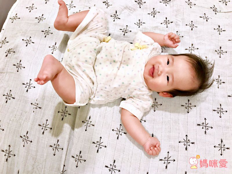 日本 Combi - mini系列-純棉紗布蝴蝶衣-白熊(粉紅格紋) (60-70)