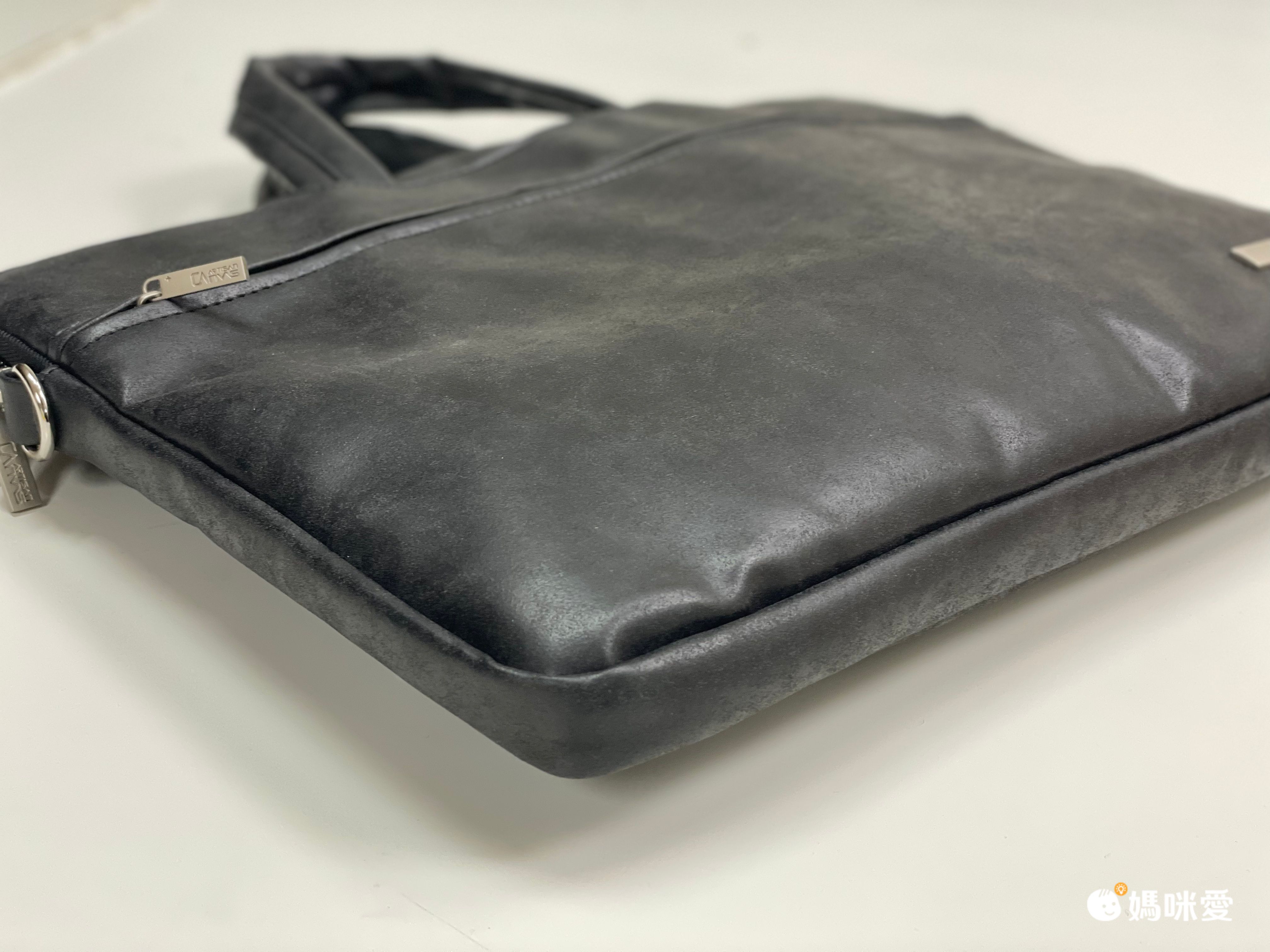 PU防潑水手提/肩背2用式電腦包-仿舊黑-附背帶