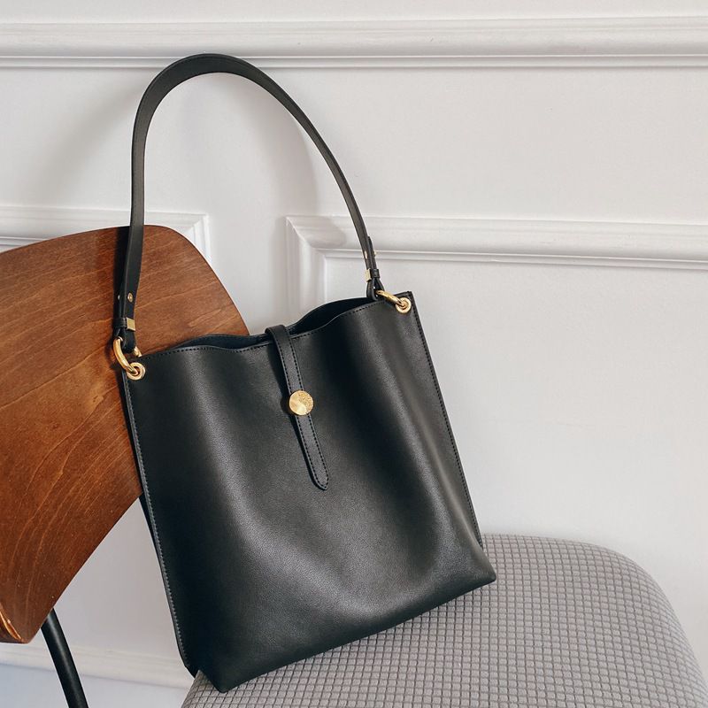 時尚手提/肩揹真皮水桶包-卡其色 (27x29x9.5cm)