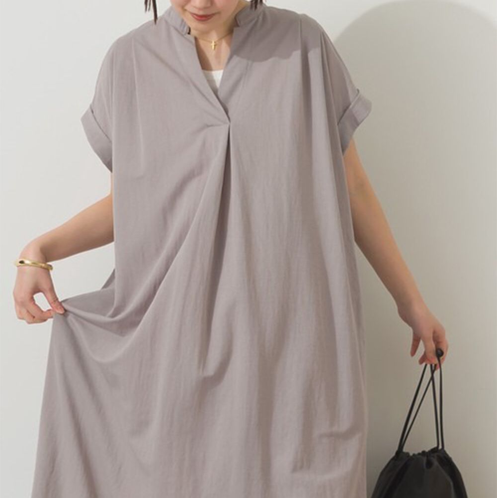 接觸涼感 V領打褶俐落短袖洋裝-灰棕