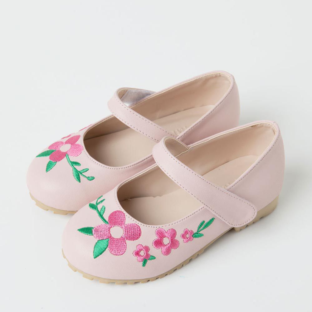 韓國 OZKIZ - 桃粉花刺繡點綴皮鞋-淺粉