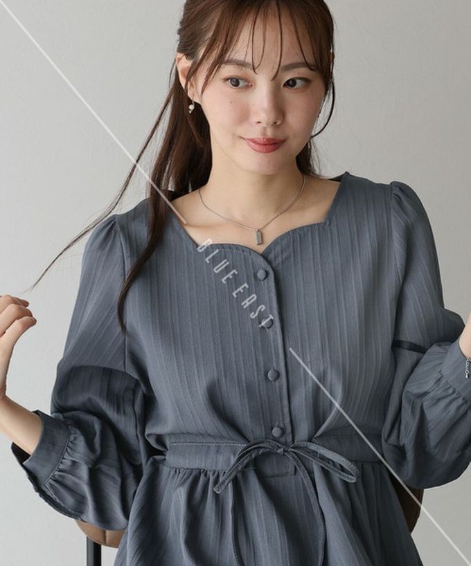 日本 BLUE EAST - 美型桃心領腰綁帶分層泡泡袖洋裝-炭灰