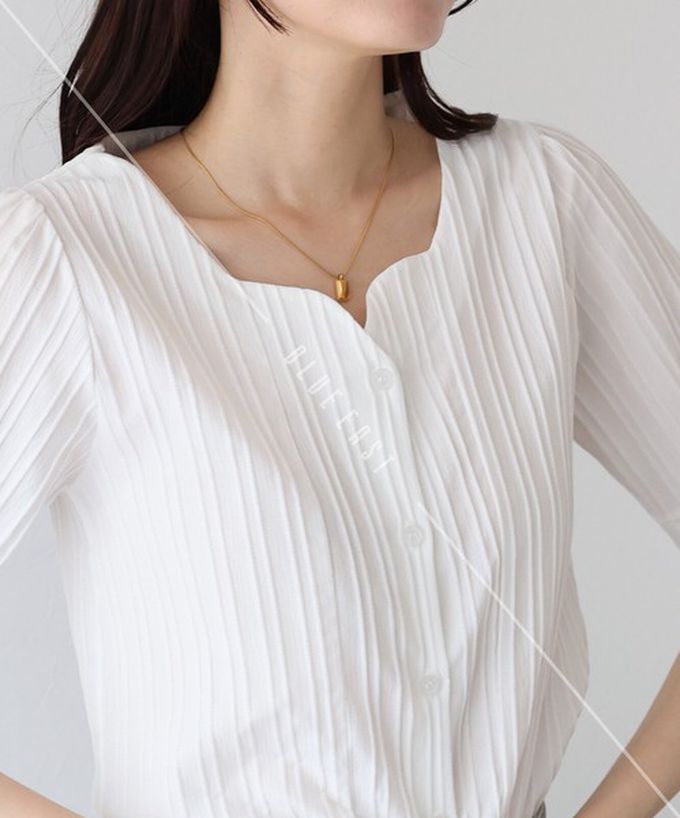 日本 BLUE EAST - 韓國製 心型領細緻泡泡短袖襯衫-煙燻藍