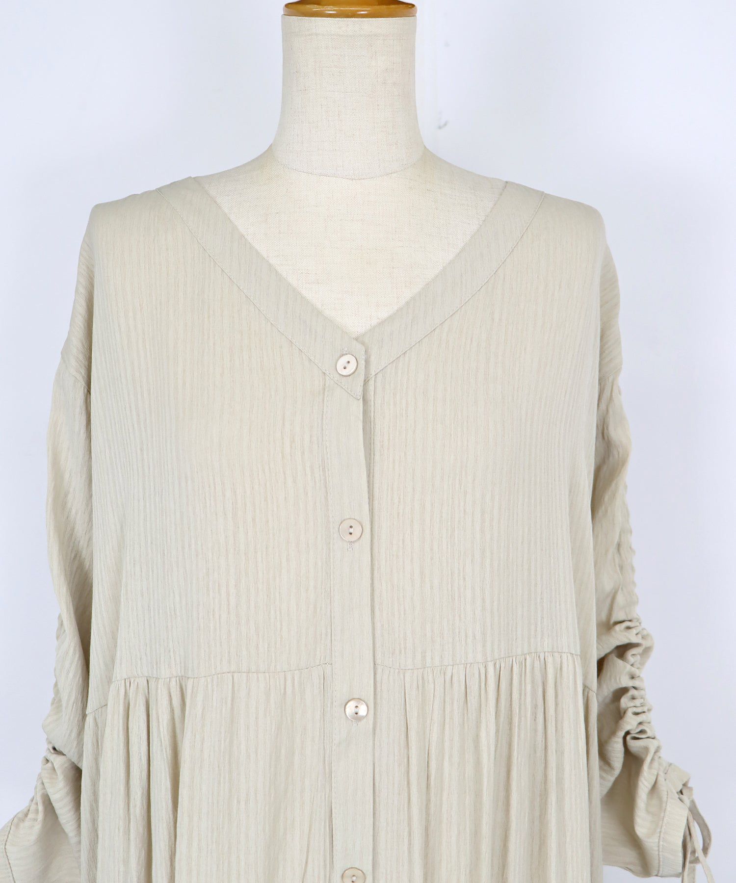 日本 BLUE EAST - 楊柳文藝抽繩長版襯衫-米杏