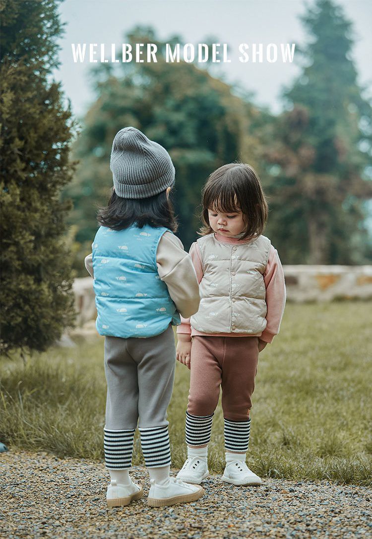 兒童衍縫輕量羽絨背心-米白色蔬果-含绒量86%~90%