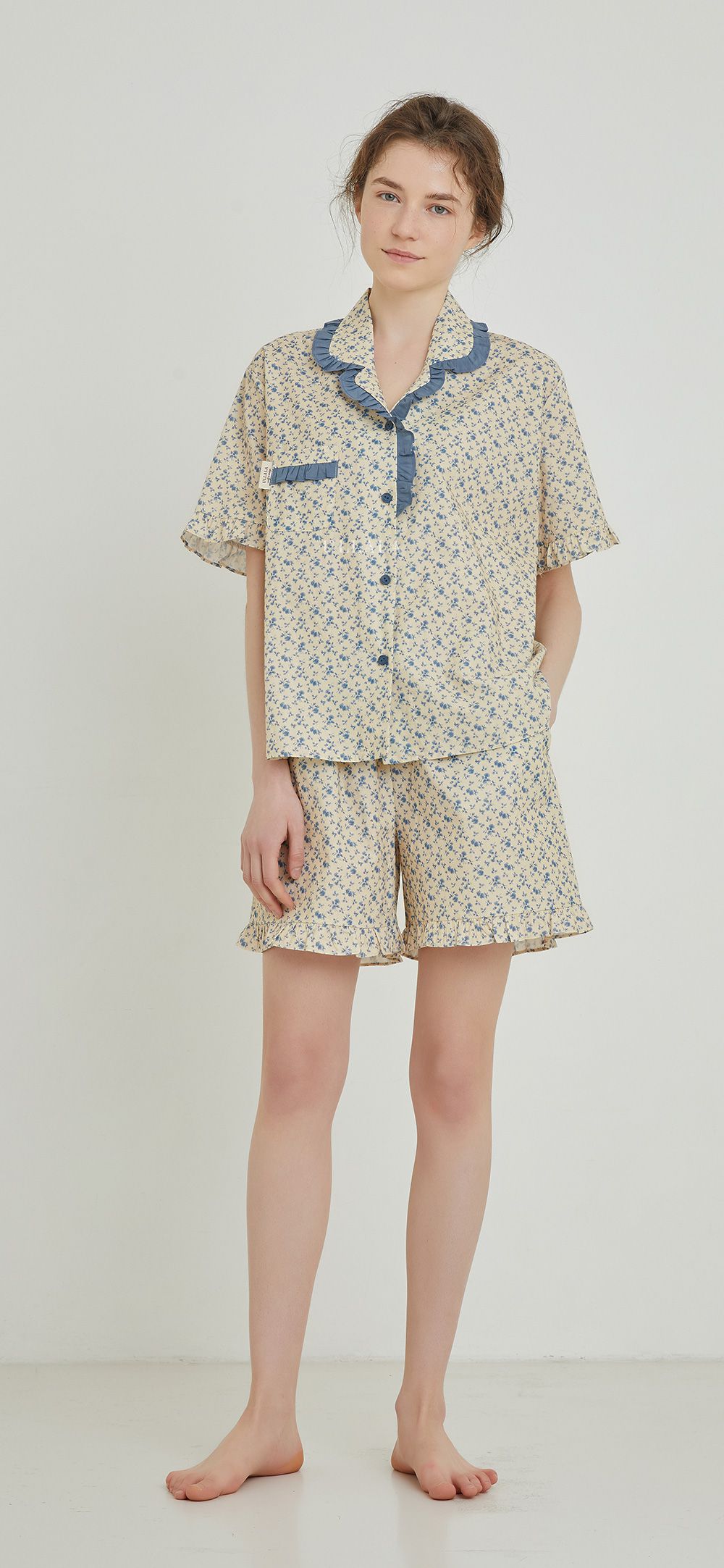 韓國 ULLALA - 玫瑰印花短袖睡衣(兩件式)-藍玫瑰 (FREE)