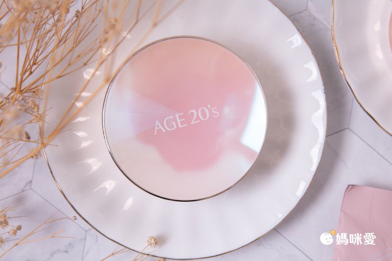 打造無瑕光澤肌！韓國 Age 20's 爆水粉餅