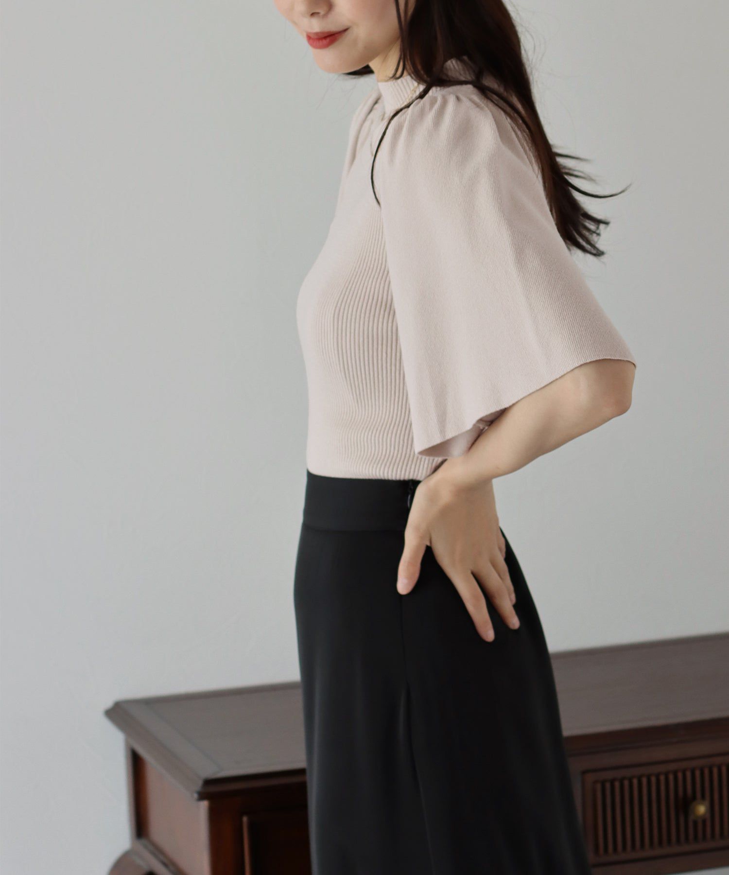 日本 BLUE EAST - 溫柔小立領羅紋五分袖上衣-深綠