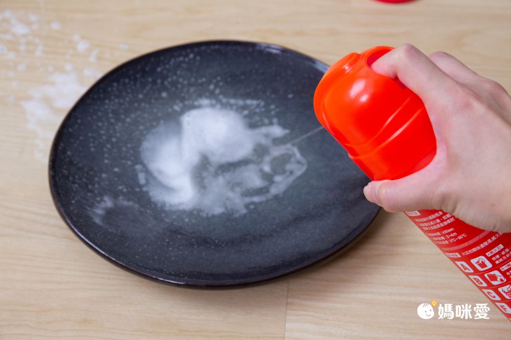 三餐自煮守護神！快速滅火！一按即噴【KINYO】家用泡沫滅火器