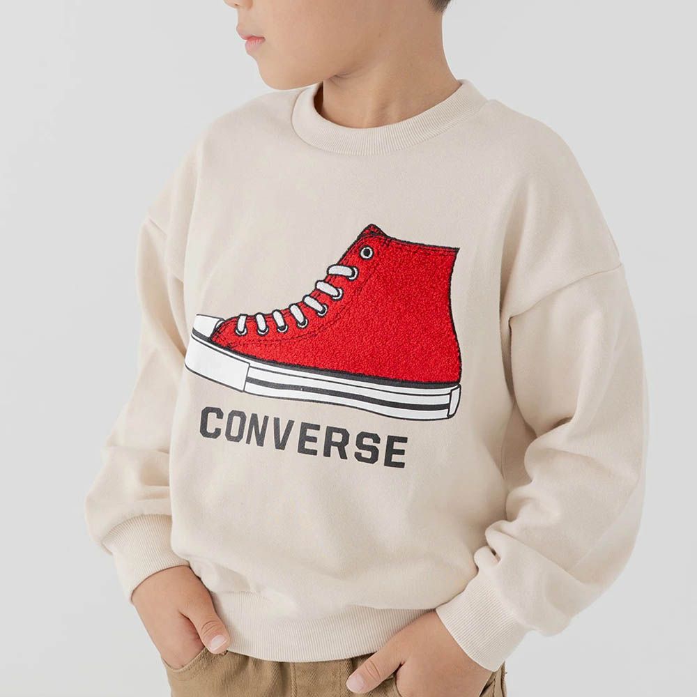 CONVERSE聯名 縮口印花長袖上衣-鞋子-奶油杏