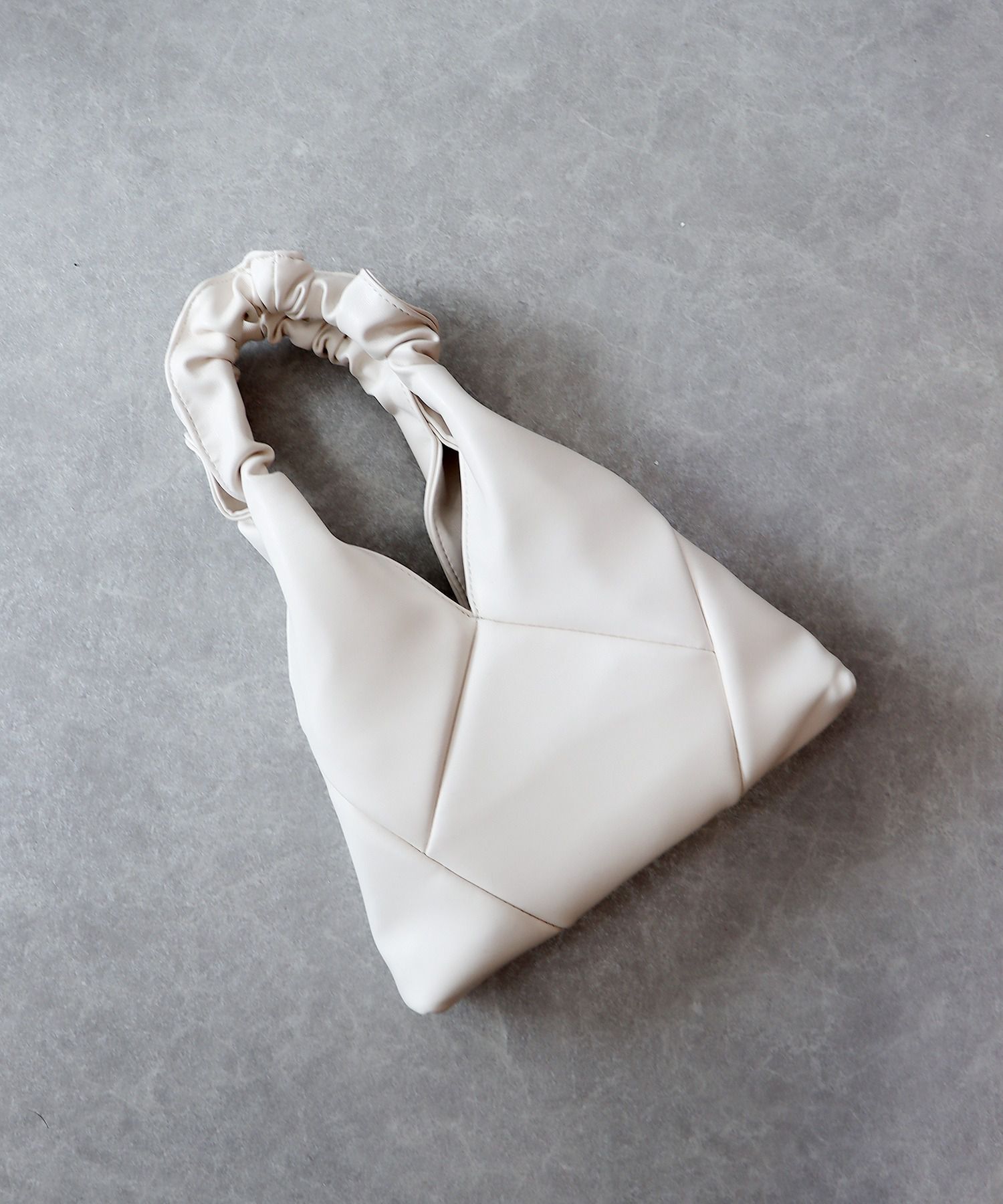 日本 BLUE EAST - 捲捲提把交叉皮革肩背包-卡其