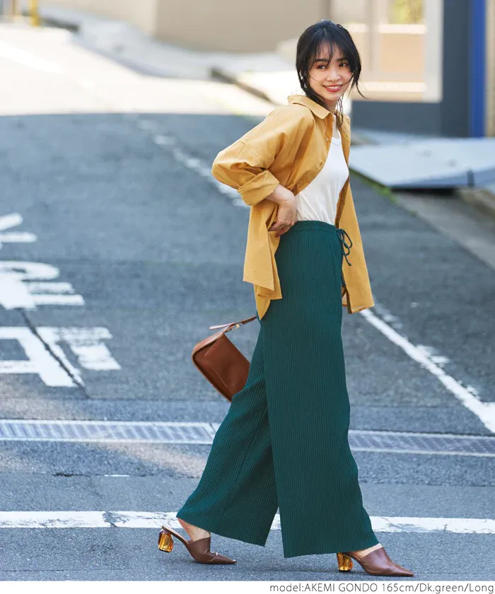 日本 COCA - [可剪裁] 速乾垂墜彈性風琴寬褲-淺灰棕