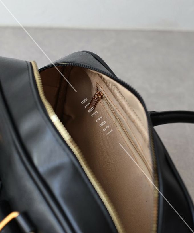 日本 BLUE EAST - 雙口袋簡約都會風肩背包-氣質黑