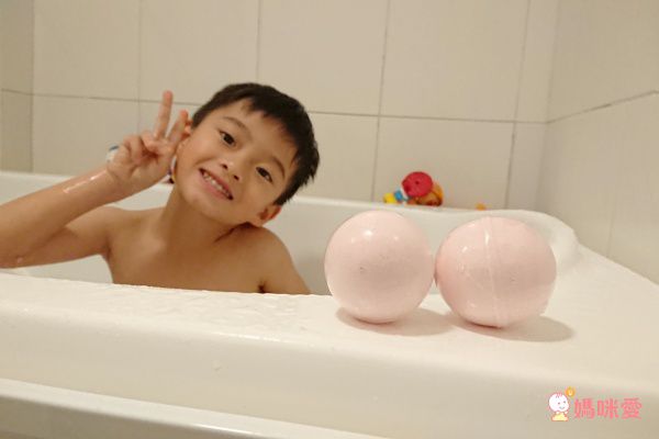 日本超人氣 TOMICA 車車入浴球，增添孩子洗澡樂趣