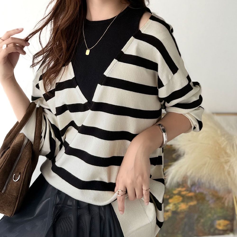 假二件疊穿時尚露肩長袖上衣-黑白條紋