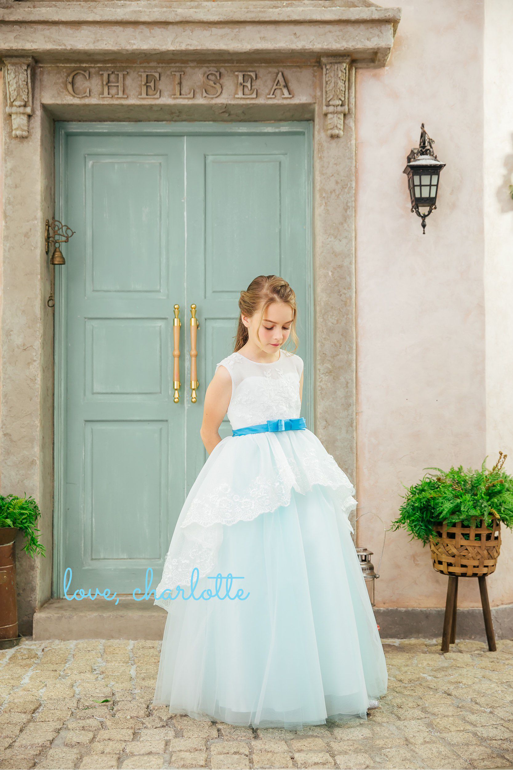 Love, Charlotte - 華麗水藍色重磅網紗長裙禮服