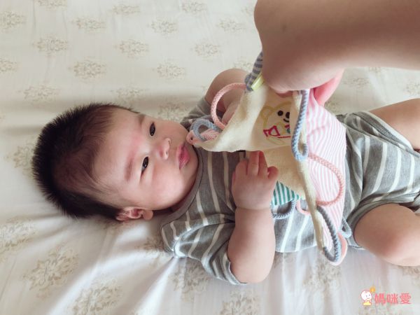 日本 Combi - 歡樂寶貝手巾+寶貝球-3個月以上