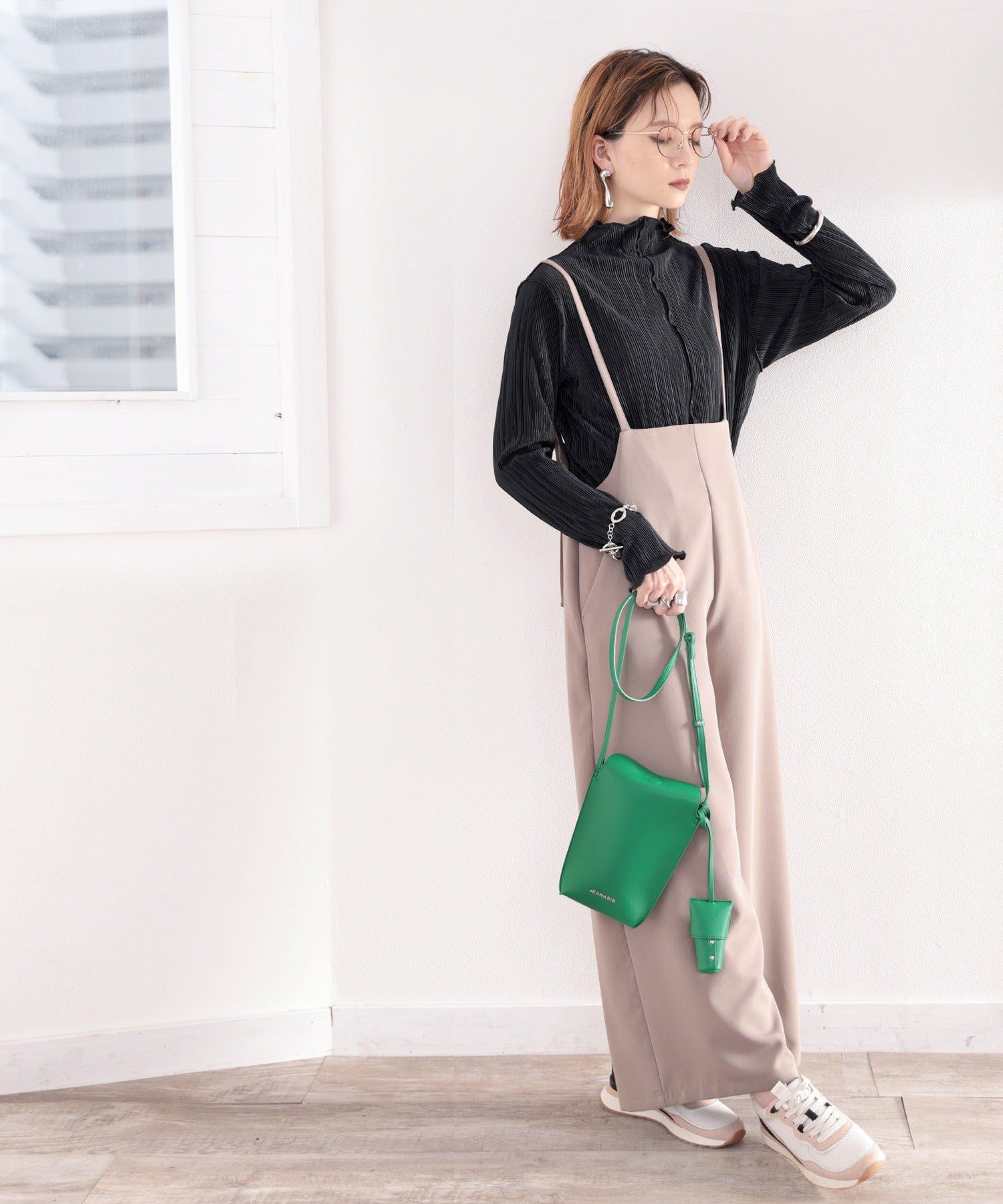 日本 Classical Elf - 光澤感木耳邊薄長袖上衣-酪梨綠