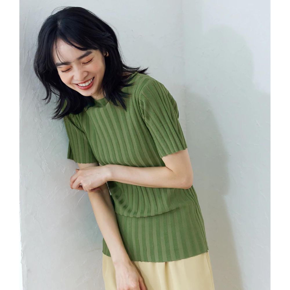 日本 COCA - 百搭透氣條坑五分袖上衣-綠