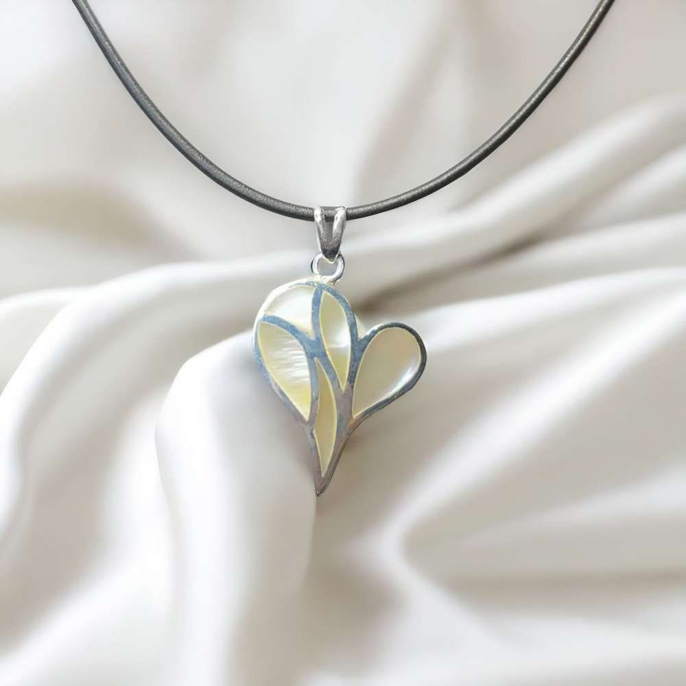 拼接愛心皮繩項鍊 (F SIZE)