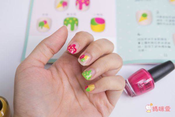 小小指尖彩繪 繽紛玩樂組-內附3色可剝式指彩+貼紙+彩繪筆