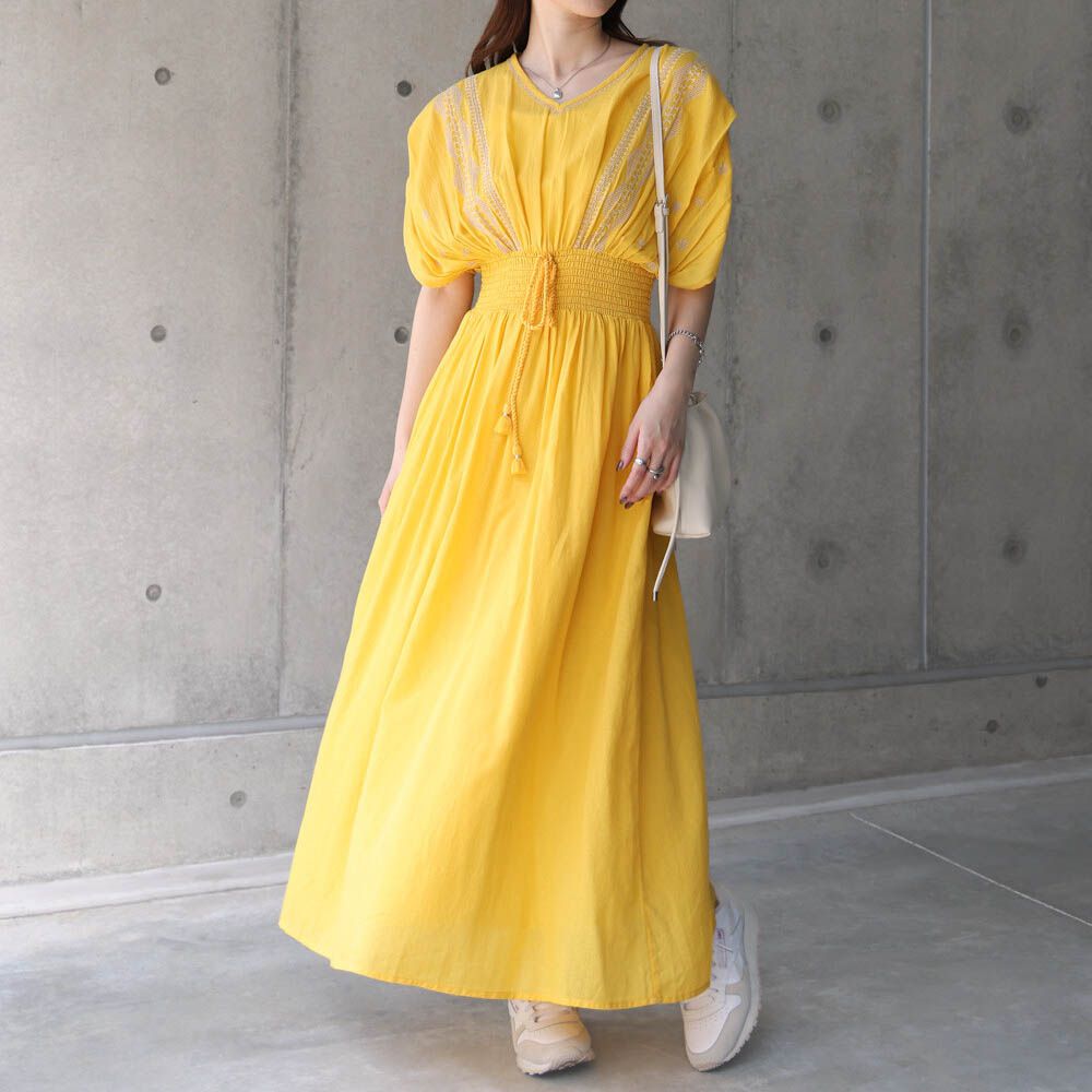 100%印度棉 素雅刺繡收腰短袖洋裝-黃
