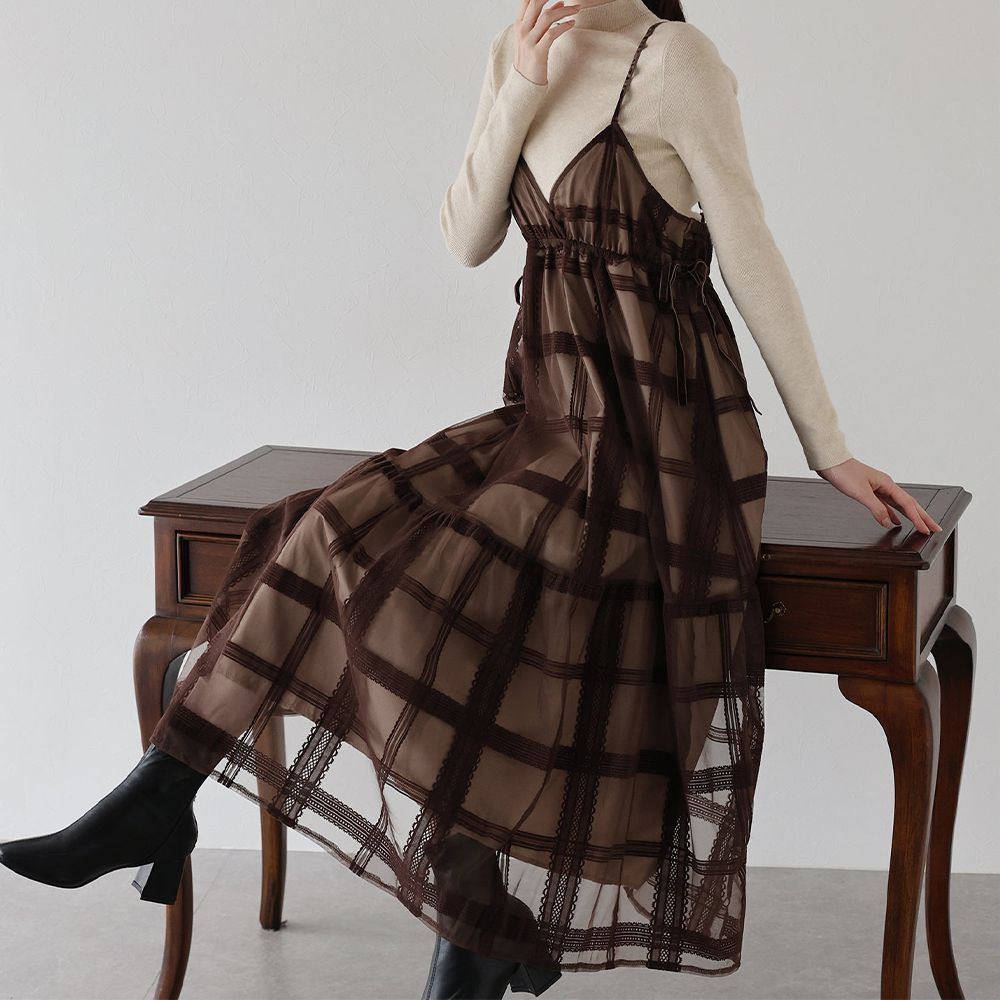 甜美植絨大格紋吊帶背心洋裝-咖啡