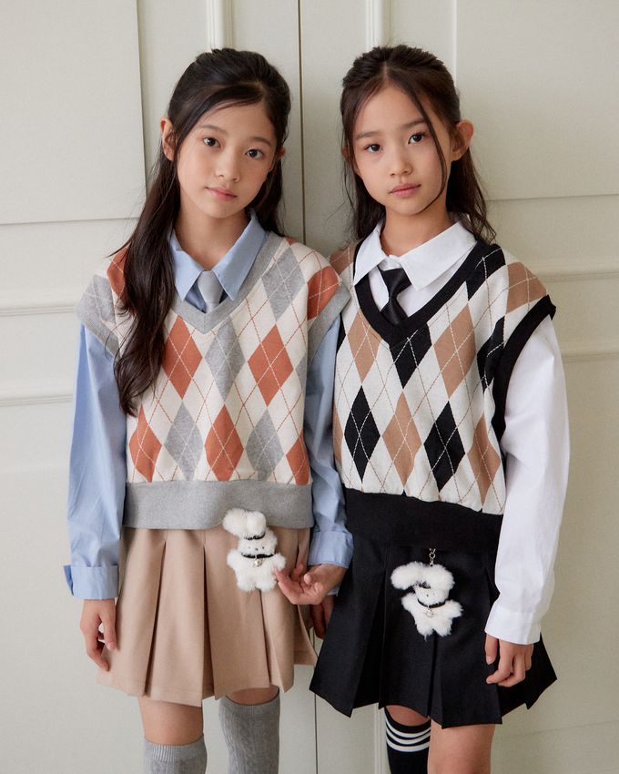 韓國 sm2 - 雙色V領菱格紋路搭配背心-黑X棕