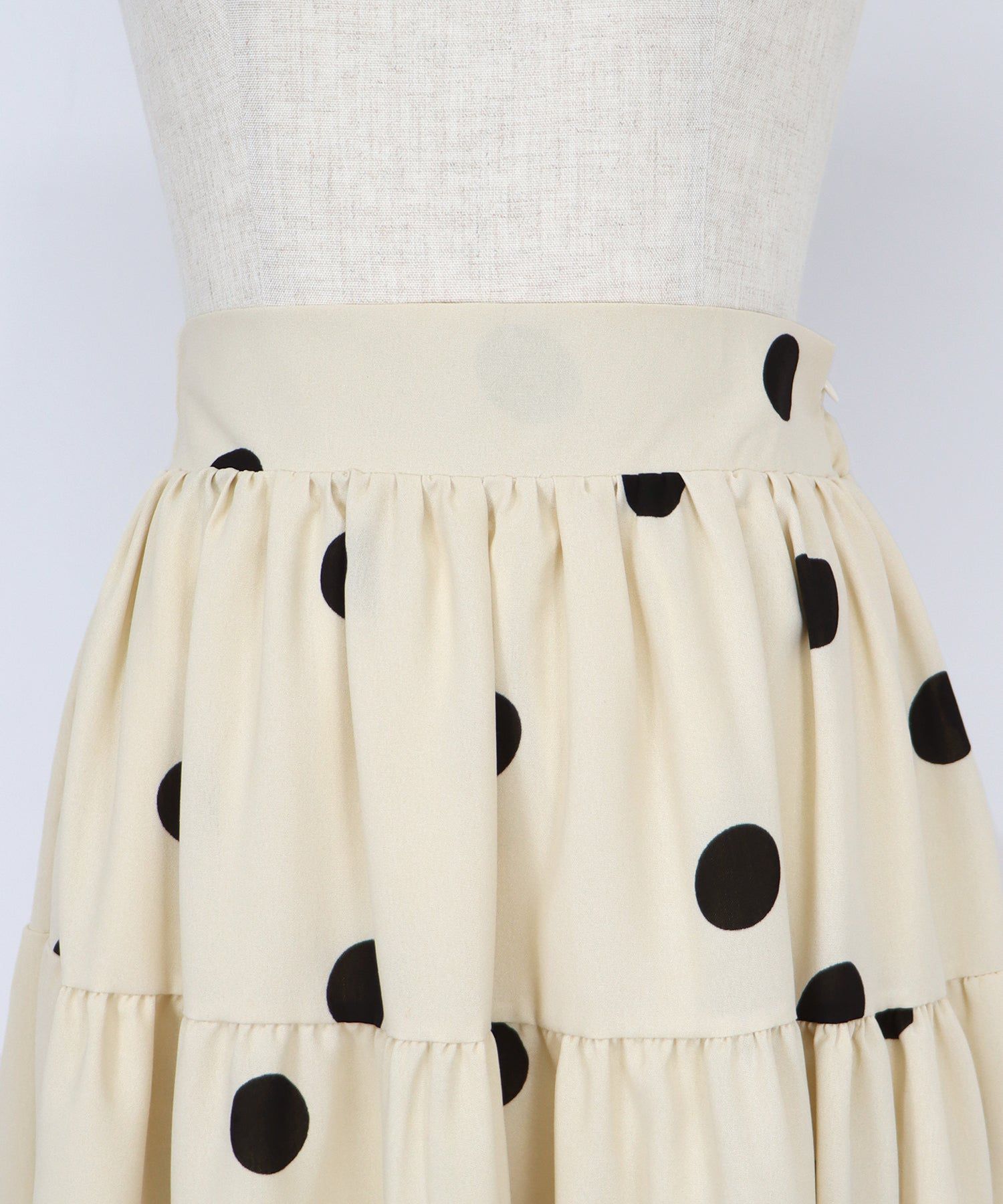 日本 BLUE EAST - 時尚波普點點修身長裙-黑