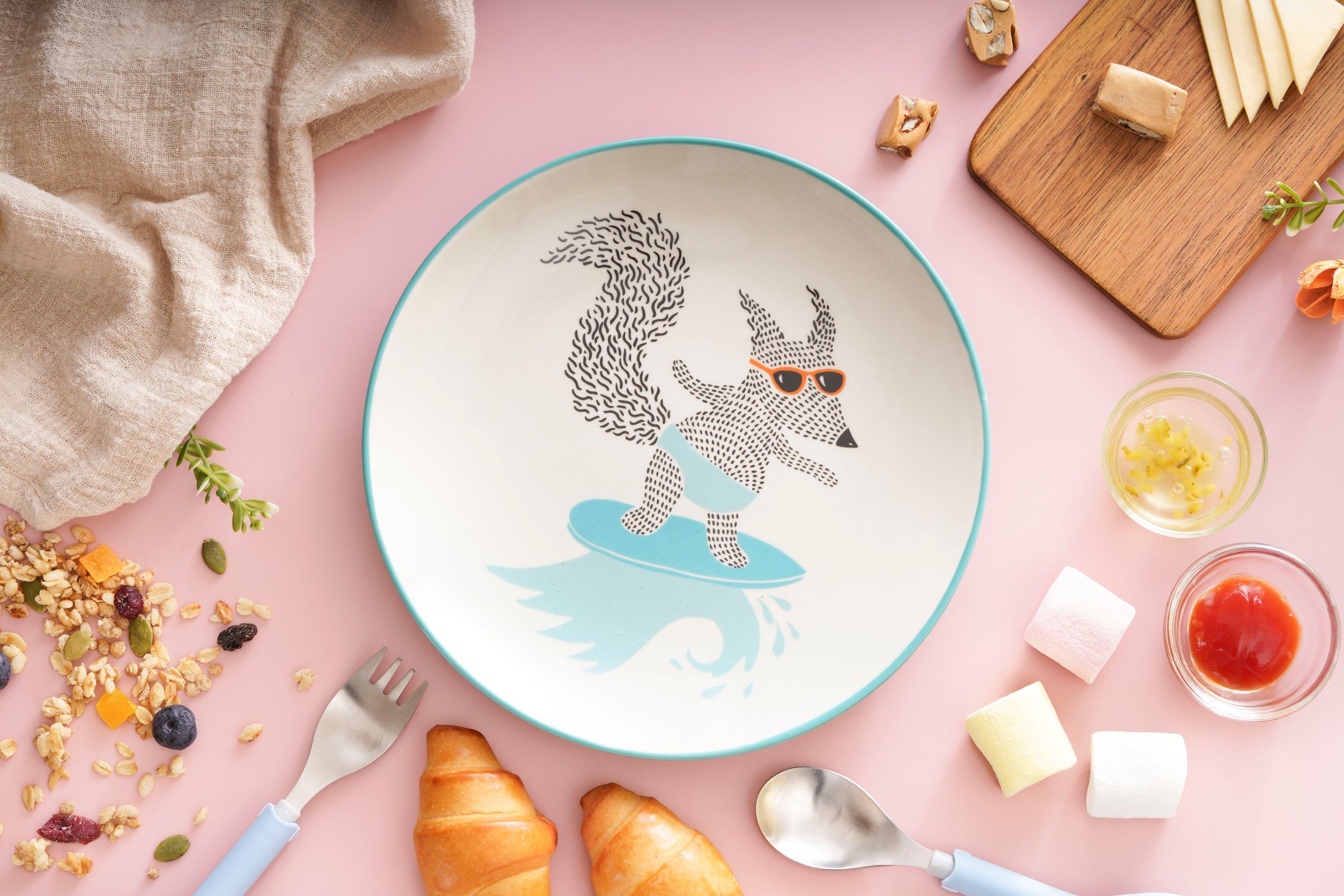 BLOOMINGVILLE - 衝浪狐狸陶瓷盤(粉藍)+潛水熊熊陶瓷盤(粉紅)-動物-海洋-8吋盤