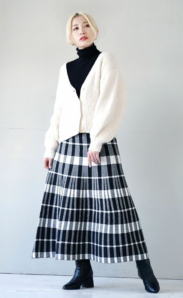 日本 zootie - 單色格紋百褶針織長裙-黑白-M