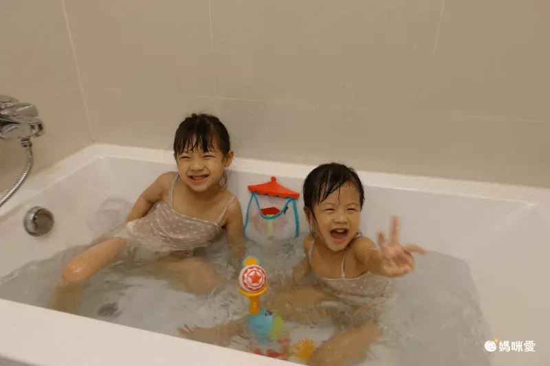 讓寶寶愛上洗澡【Yookidoo 洗澡玩具】開心洗澎澎，晚上更好睡