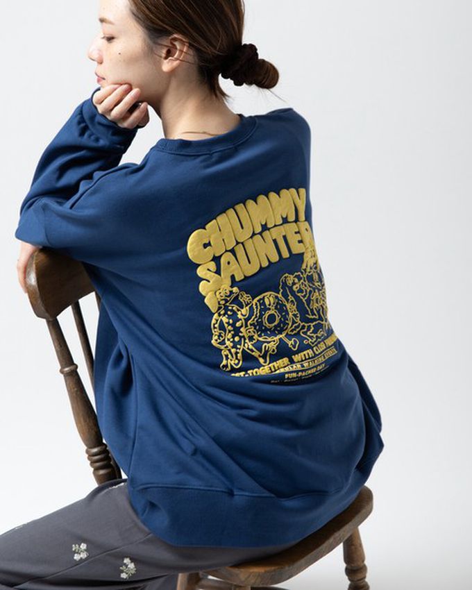 日本 gleam - 裏毛寬版甜點好友印花大學T-奶油米x棕