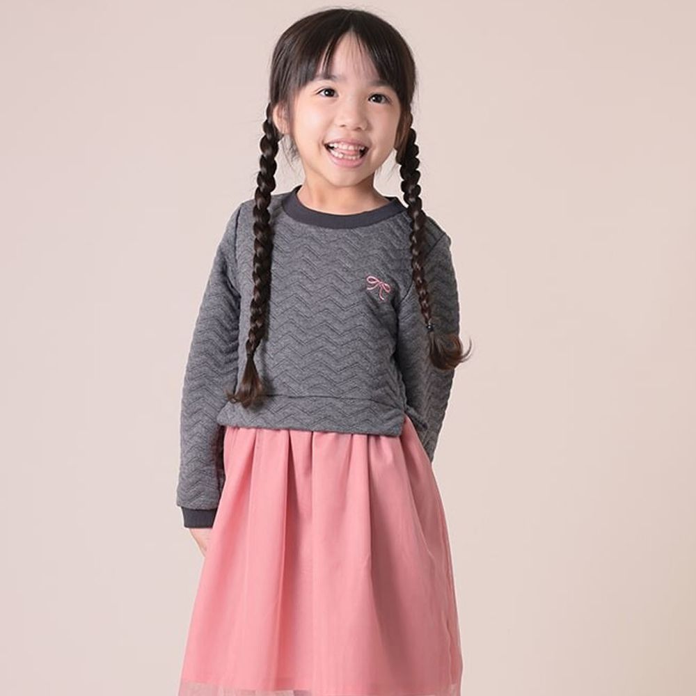日本 TORIDORY - 異材質拼接薄紗長袖洋裝-立體波紋-灰X粉
