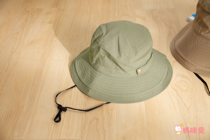 日本 irodori - 【irodori】抗UV可捲收遮陽帽(附防風帽帶)-兒童款-橄欖綠 (54cm)-純棉