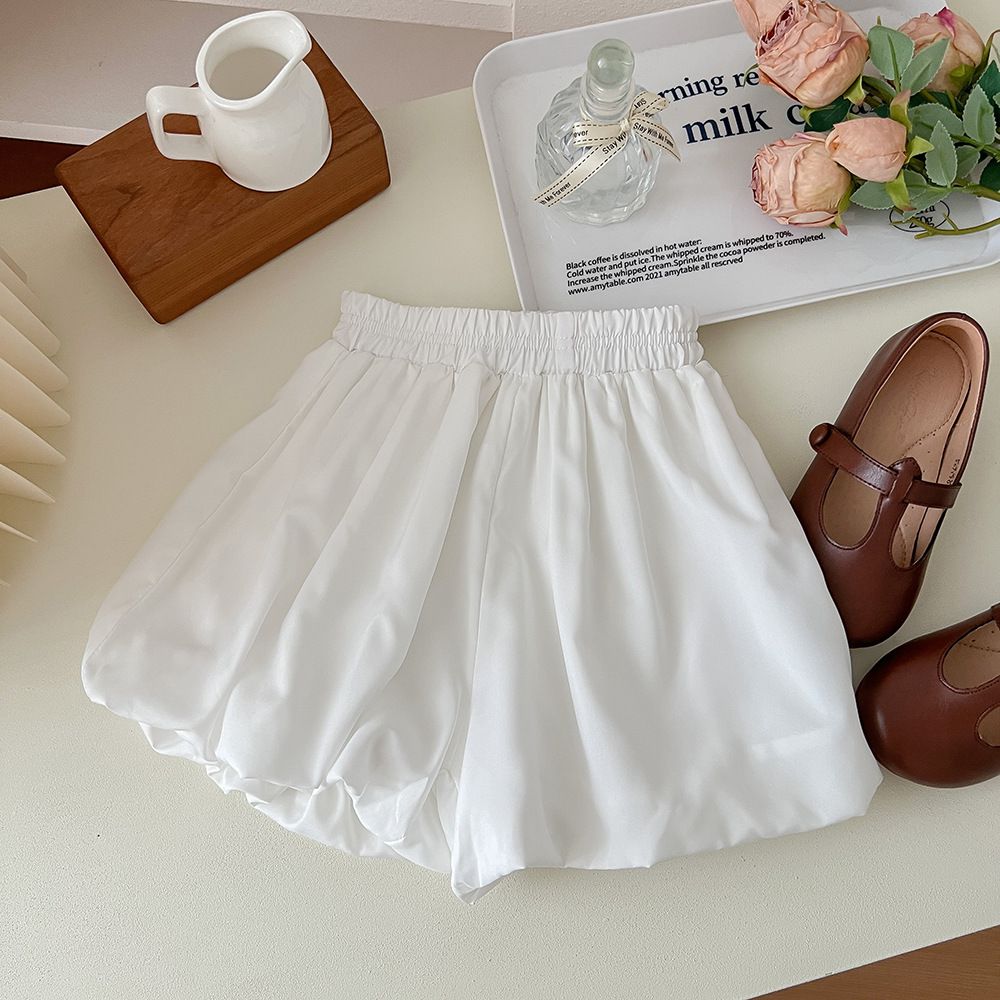 腰鬆緊顯瘦休閒花苞短褲-黑色