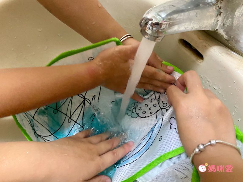 獨家！重複撕貼不傷牆【台灣 kidzcrayon】創意透光描圖貼紙