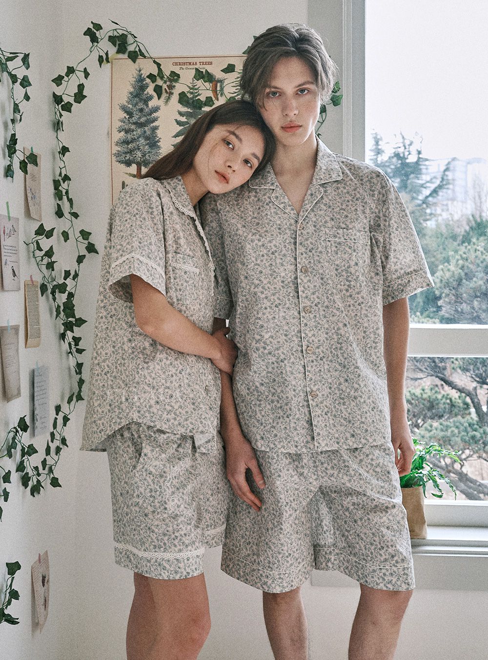 韓國 ULLALA - 滿版碎花短袖睡衣(兩件式) (FREE)