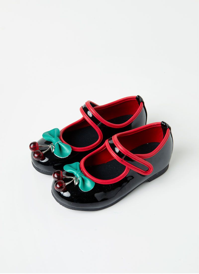韓國 OZKIZ - 立體櫻桃點綴漆皮皮鞋-黑