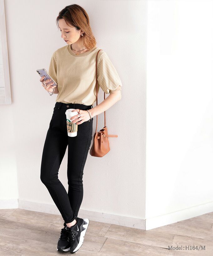 日本 Classical Elf - 緹花圓領彈性泡泡五分袖上衣-黑