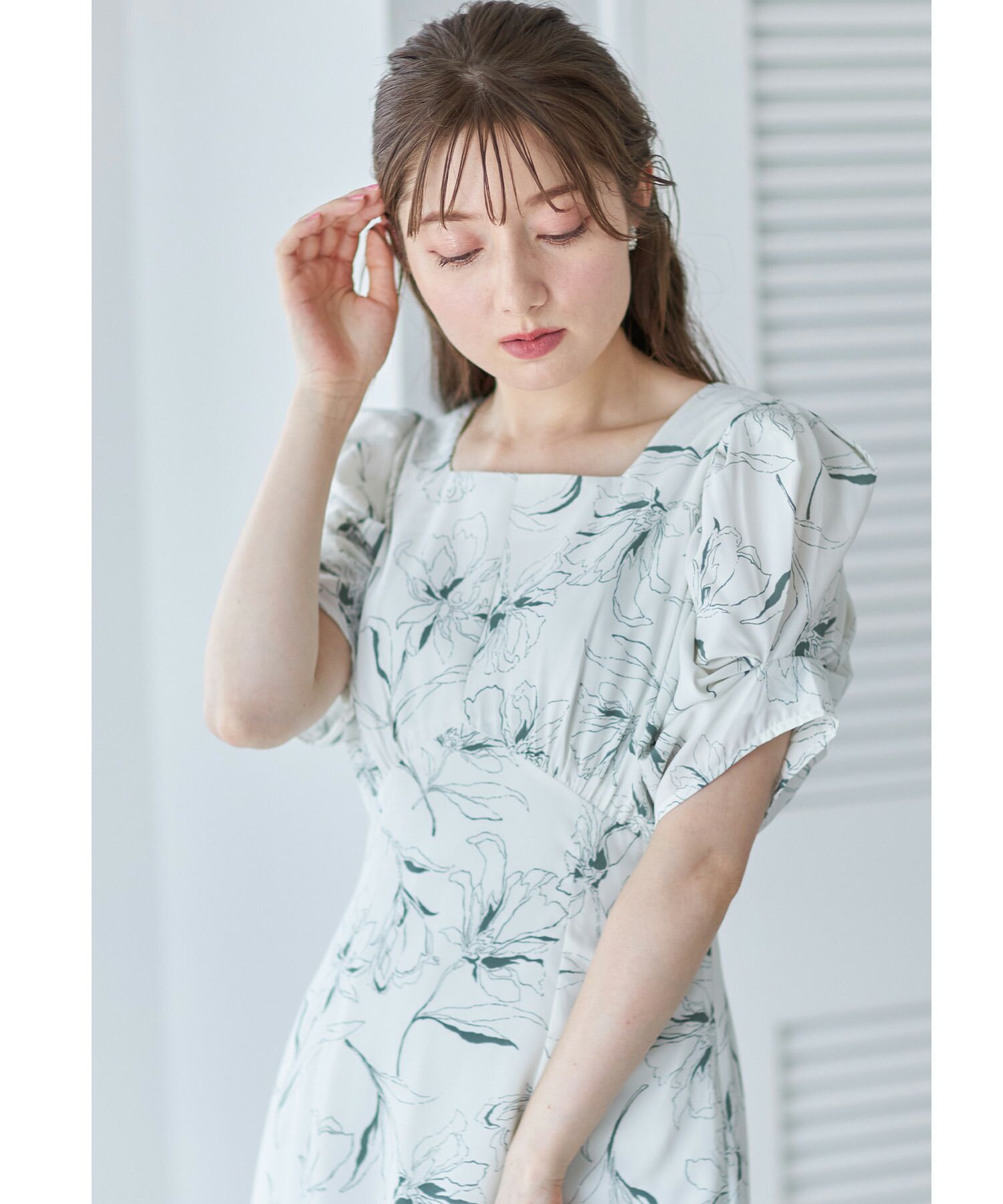 日本 tocco-closet - 典雅方領後綁帶泡泡袖洋裝-純潔百合-春芽綠