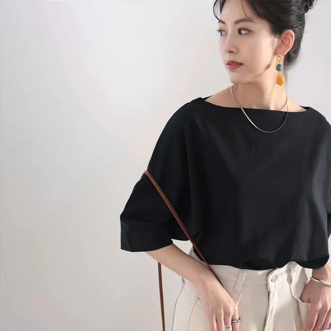 日本 Classical Elf - 船領顯瘦落肩五分袖上衣-灰棕