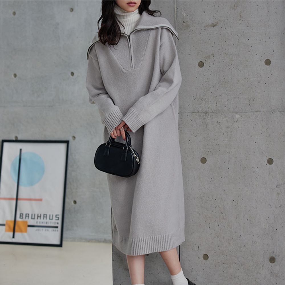 半拉鍊修身大翻領柔美針織長袖洋裝-淺灰