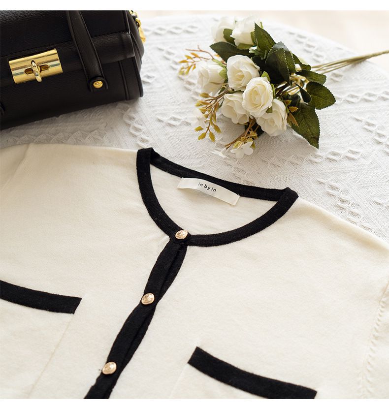 撞色設計感針織上衣-米白色