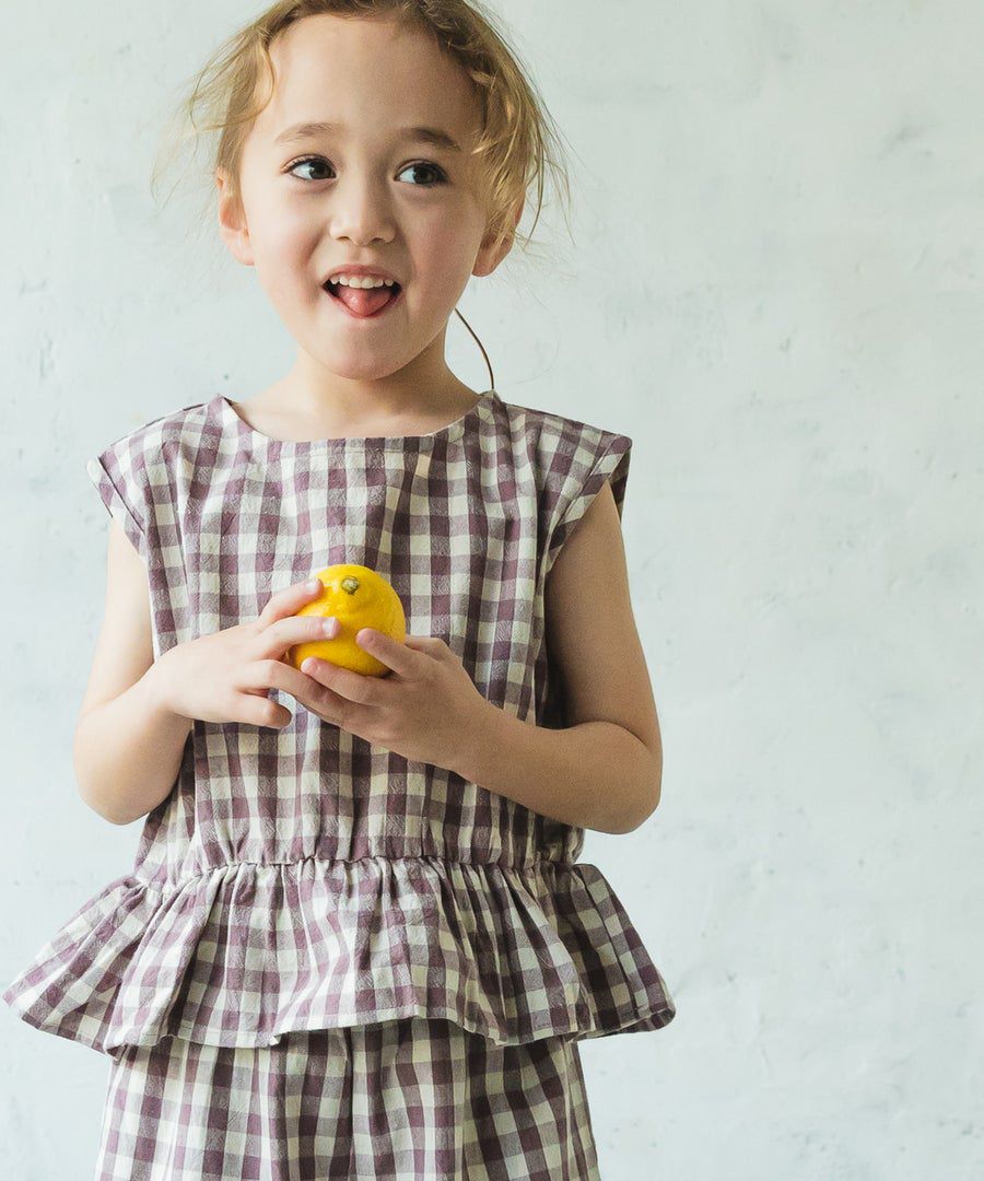 日本 PAIRMANON - 法式復古荷葉衣襬無袖上衣X寬褲兩件組-直條紋-杏