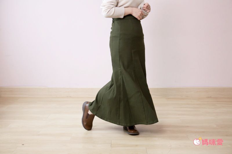 日本 Kobe Lettuce - 顯瘦剪裁修身魚尾長裙-淺杏