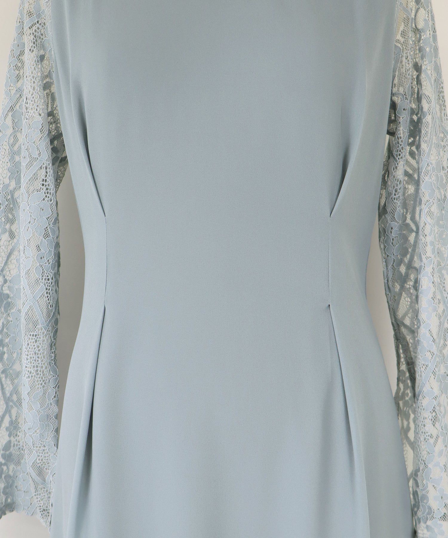 日本 BLUE EAST - 優雅V領蕾絲袖拼接洋裝-經典黑