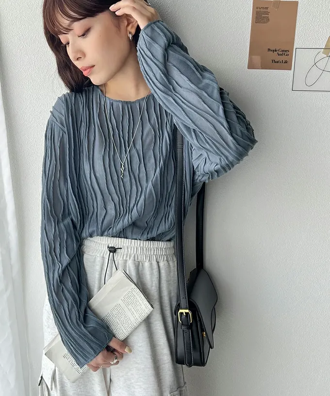 日本 Classical Elf - 圓領波紋透感長袖上衣-黑